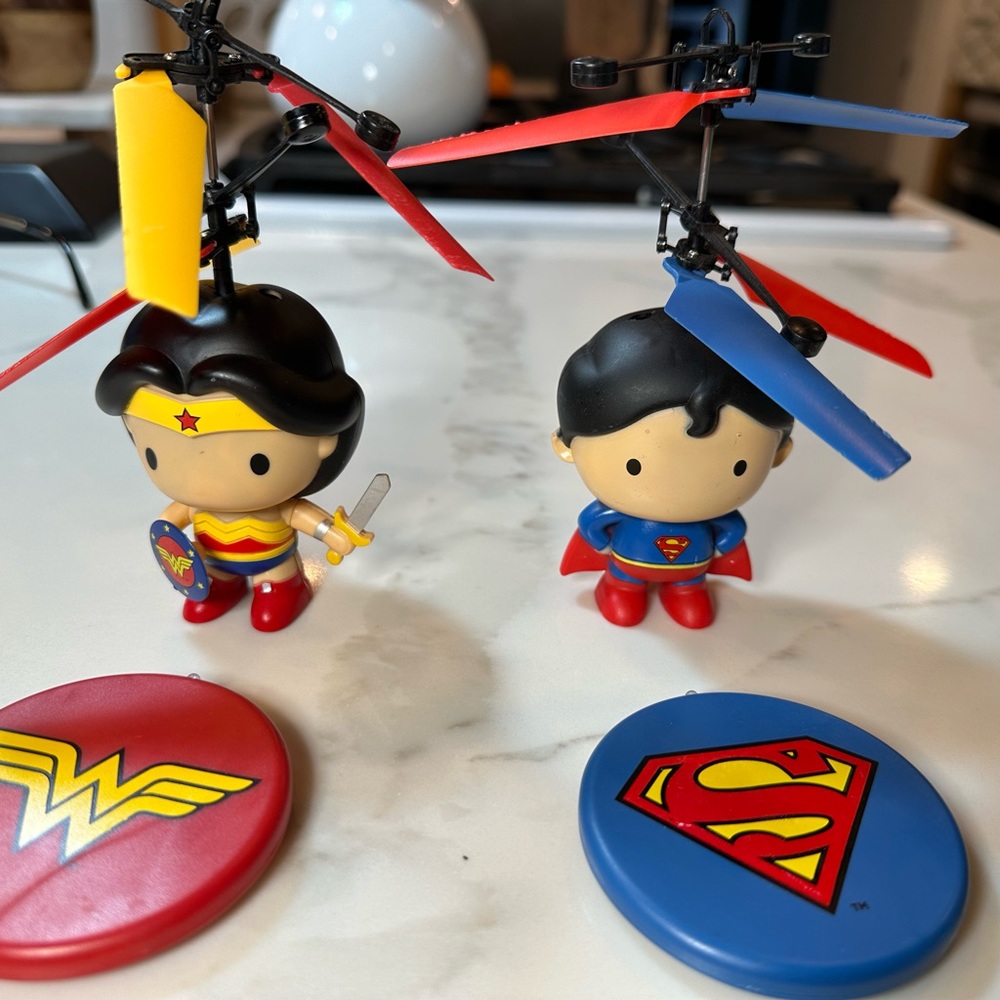 DC Comics Kids Drones/flying toys Superman & Wonderwoman